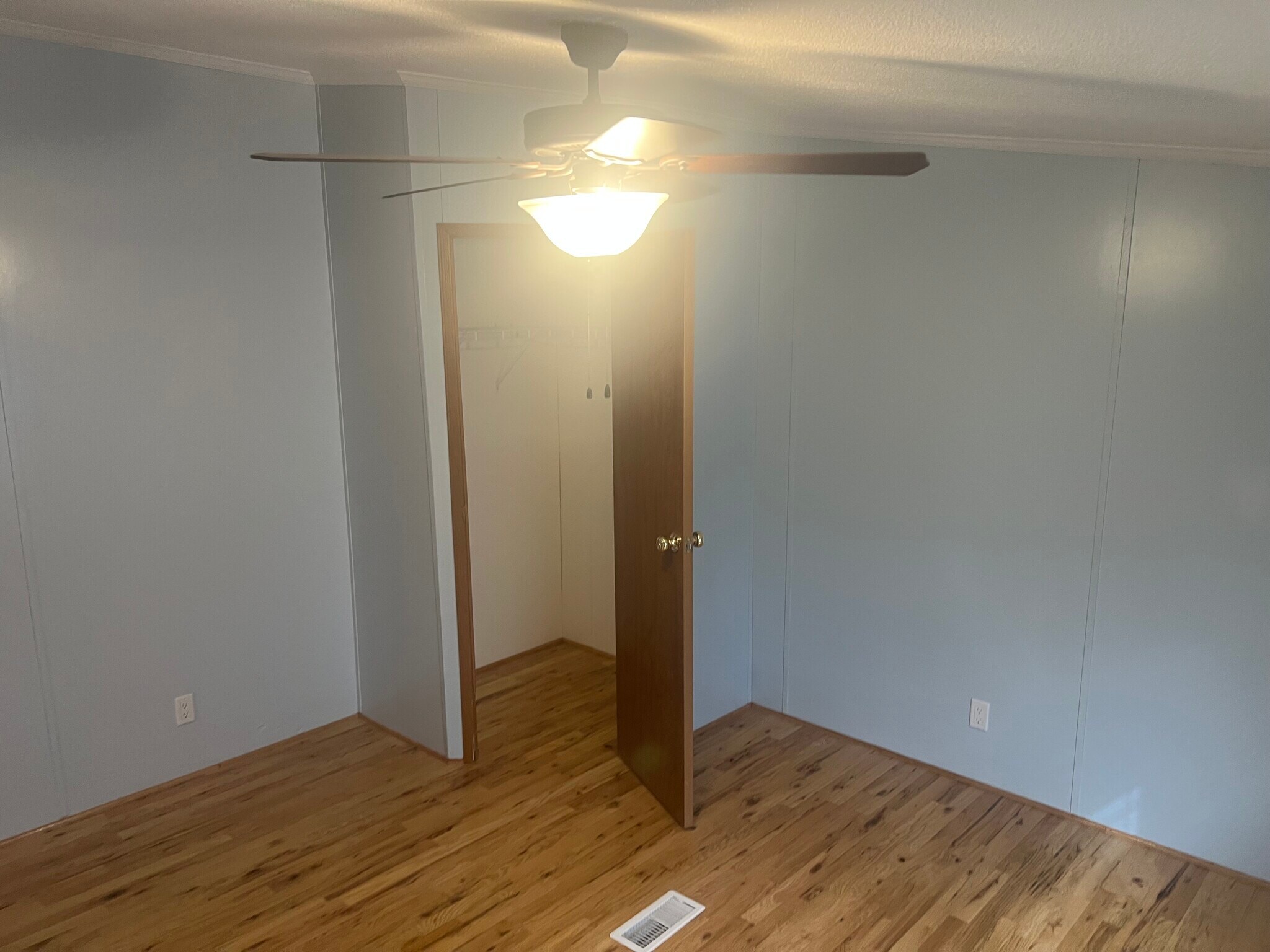 Building Photo - 2140 Hickory St