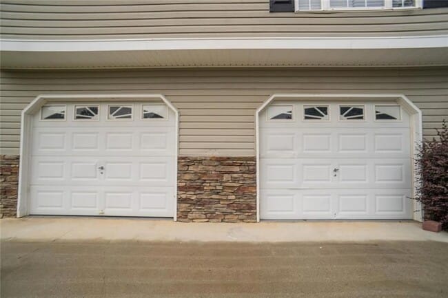 Building Photo - 52 Fieldstone Ct