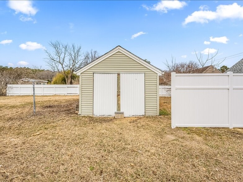 Building Photo - 600 Pacific Ave