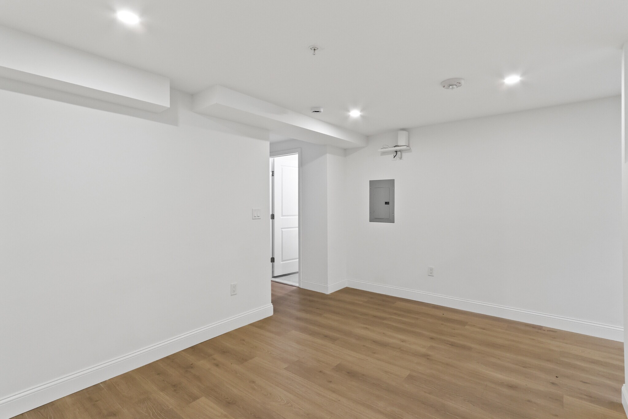 Building Photo - 261 Bradley St