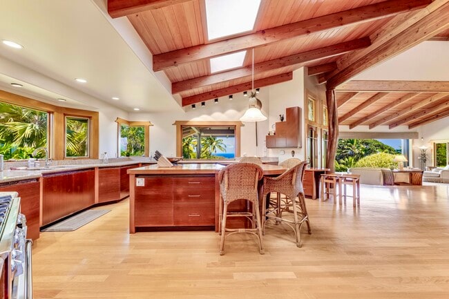 Building Photo - 275 Haumana Rd