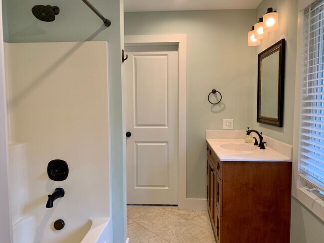Building Photo - Charming Southern Pines Home on a Spacious...