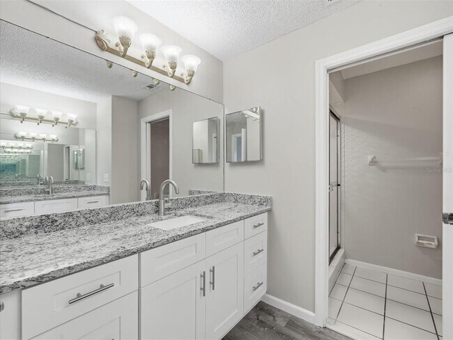 Building Photo - 15314 E Pond Woods Dr