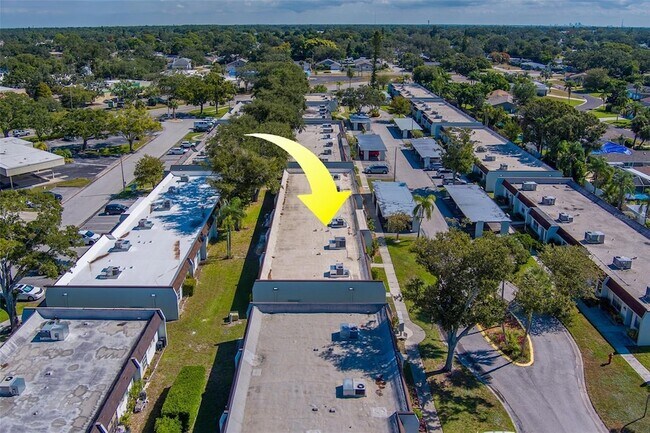 Building Photo - 13827 Mission Oaks Blvd