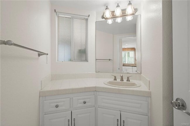 Building Photo - 514 9th St