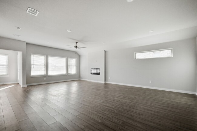 Building Photo - 364 Braves Wy