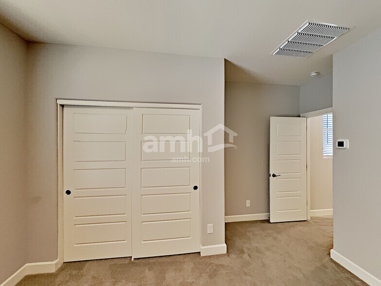 Building Photo - 18240 W Thunderhill Pl