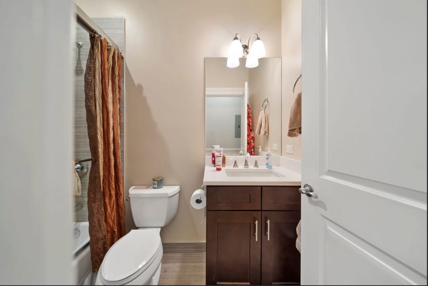 Building Photo - 3336 W Irving Park Rd