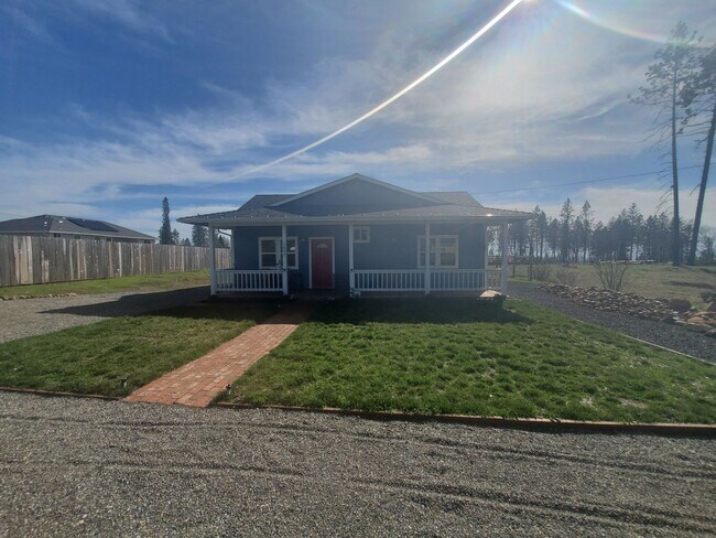 Building Photo - Fully Furnished cozy two-bedroom house