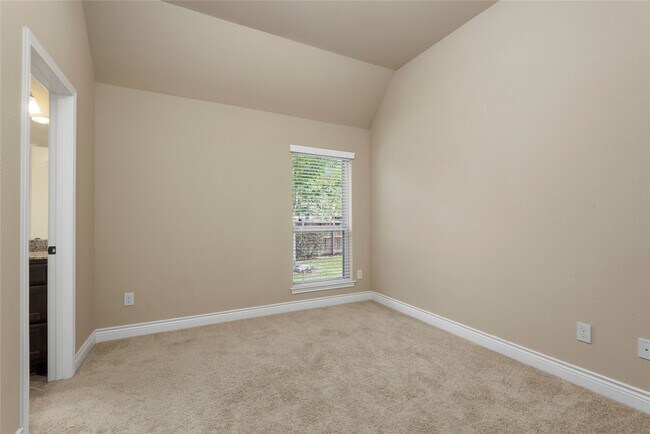 Building Photo - 196 Pine Crest Cir