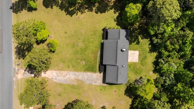 Building Photo - 204 McNeil Rd