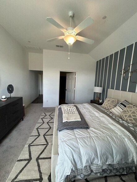Building Photo - 2605 Lovegrass Ln