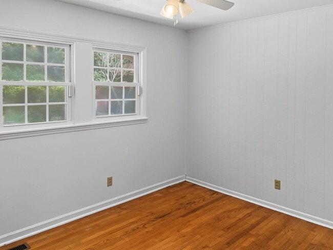 Building Photo - 6909 Justice Dr