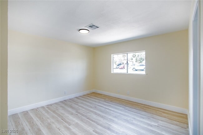 Building Photo - 208 N Bruce St