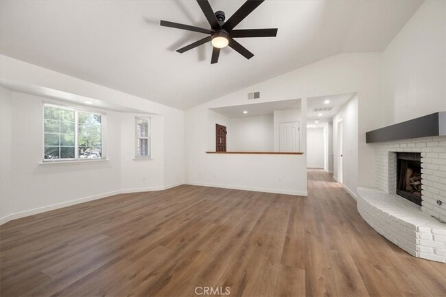 Building Photo - 836 Casals Dr