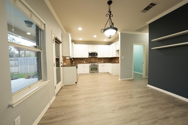 Building Photo - 9517 Eagle Knoll Dr