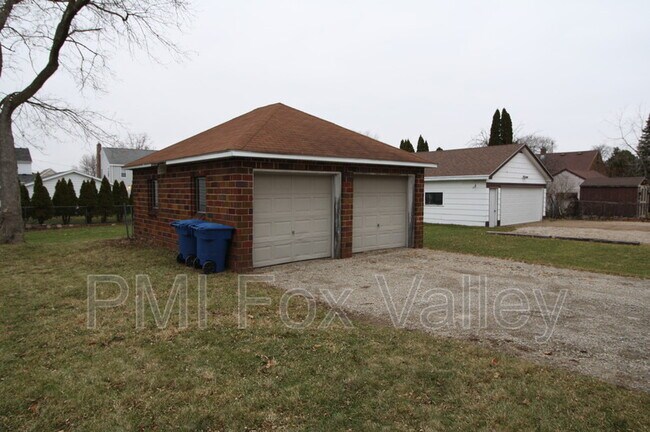 Building Photo - 826 Tayco St