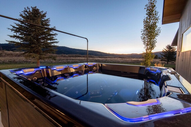 Building Photo - 779 Lucia Ln