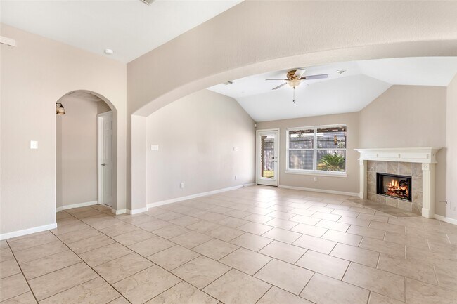 Building Photo - 20787 Oakhurst Park Dr