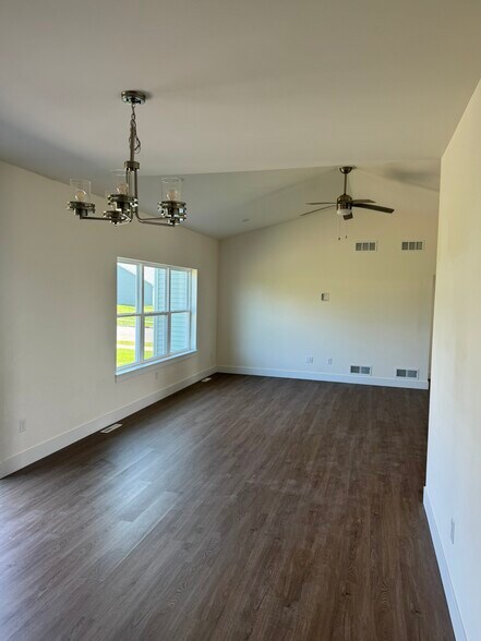 Dining - 5620 Eternity Dr