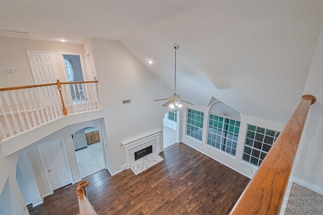 Building Photo - 1327 W Forest Dr