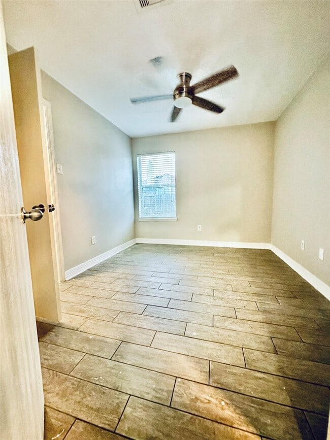 Building Photo - 21604 Horseshoe Dr