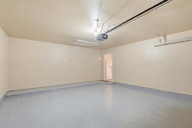 Building Photo - 10103 Sweet Willow Ln