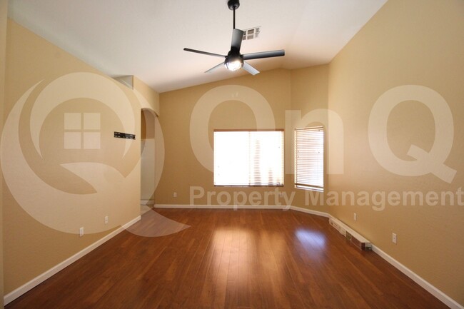 Building Photo - 10559 E Morning Star Dr