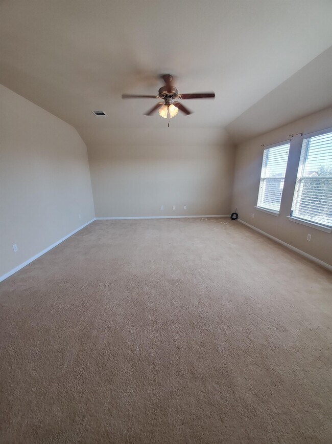 Building Photo - 501 Dinge Bay Dr