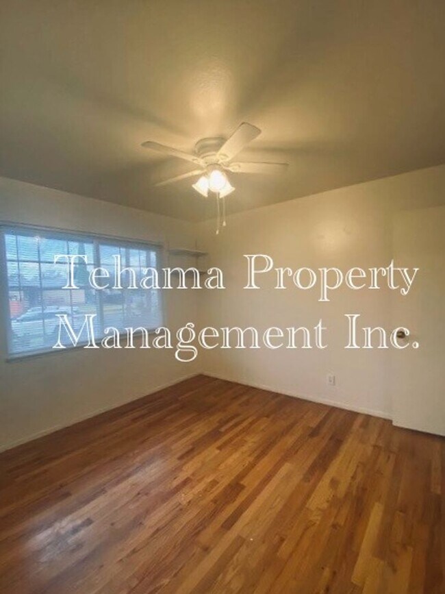 Building Photo - 3 Bedroom 2 bath home in Red Bluff.