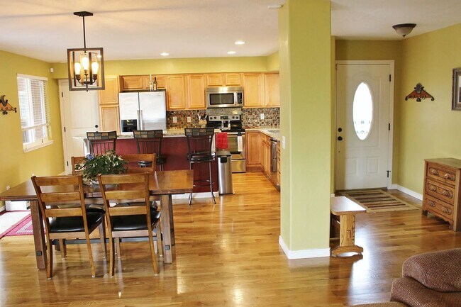 Building Photo - 5bed 4bath updated Ranch in Bear Valley