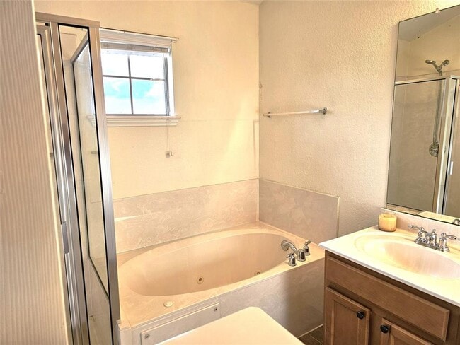 Building Photo - 9201 Brodie Ln