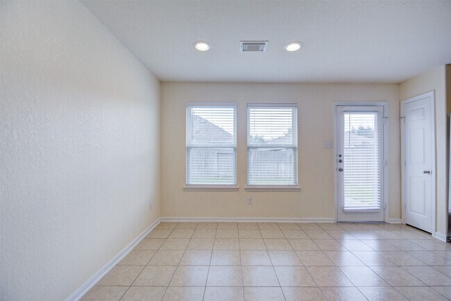 Building Photo - 17523 Cypress Orchard Ln