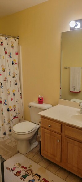 Building Photo - 307 Rosewood Dr