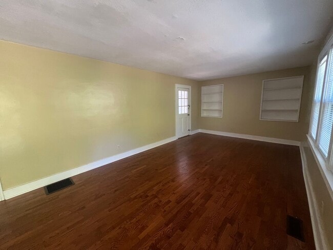 Building Photo - 232 Hickory Grove Blvd