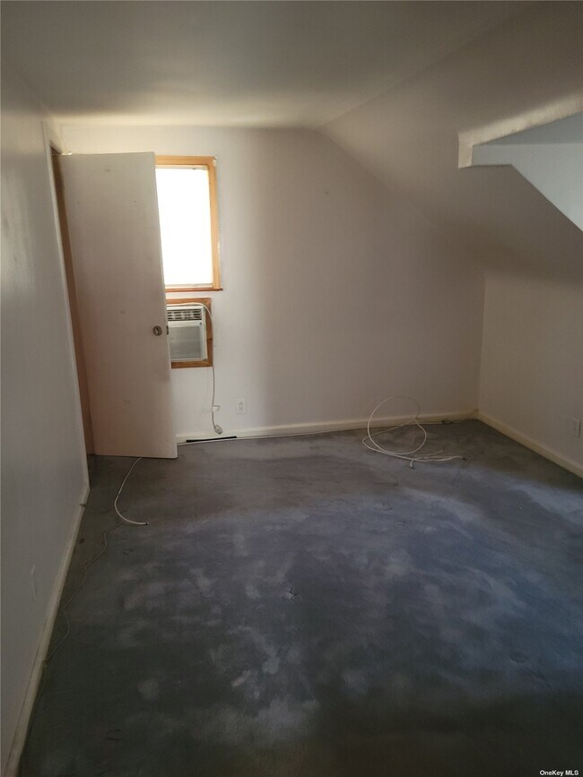 Building Photo - 48 Hendrick Ave