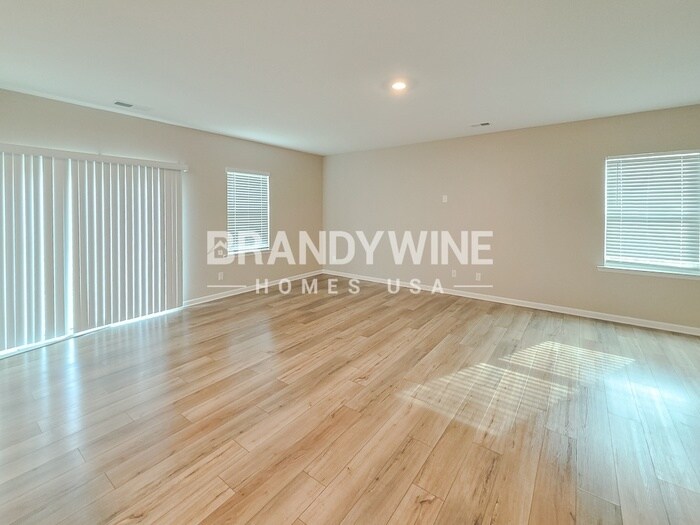 Building Photo - 628 Friesland Dr