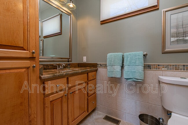 Building Photo - 217 16th St