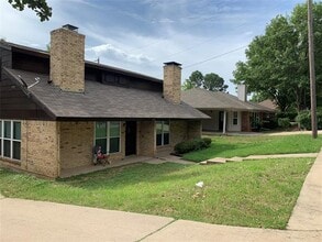 Building Photo - 625 Cousins Ln