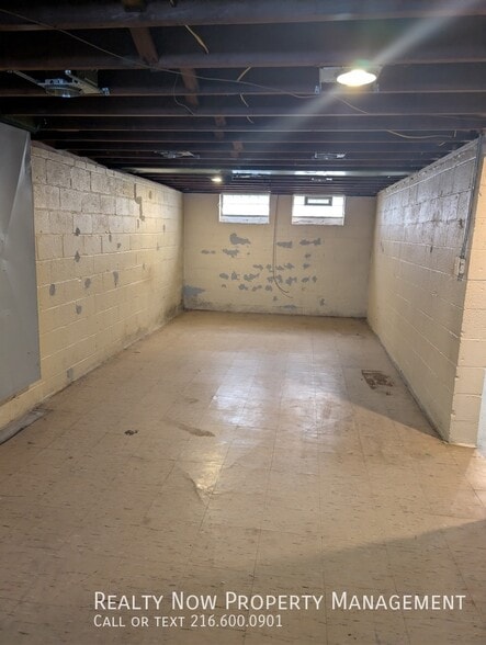 Building Photo - 14804 Rockside Rd