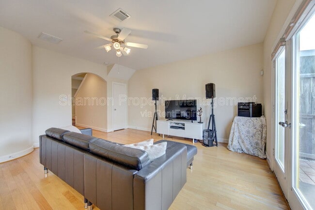 Building Photo - 3707 Main Poplar Dr