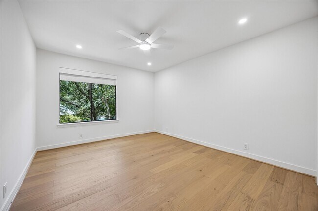 Building Photo - 201 Litchfield Ln