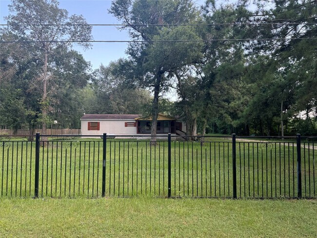 Building Photo - 914 County Rd 4882