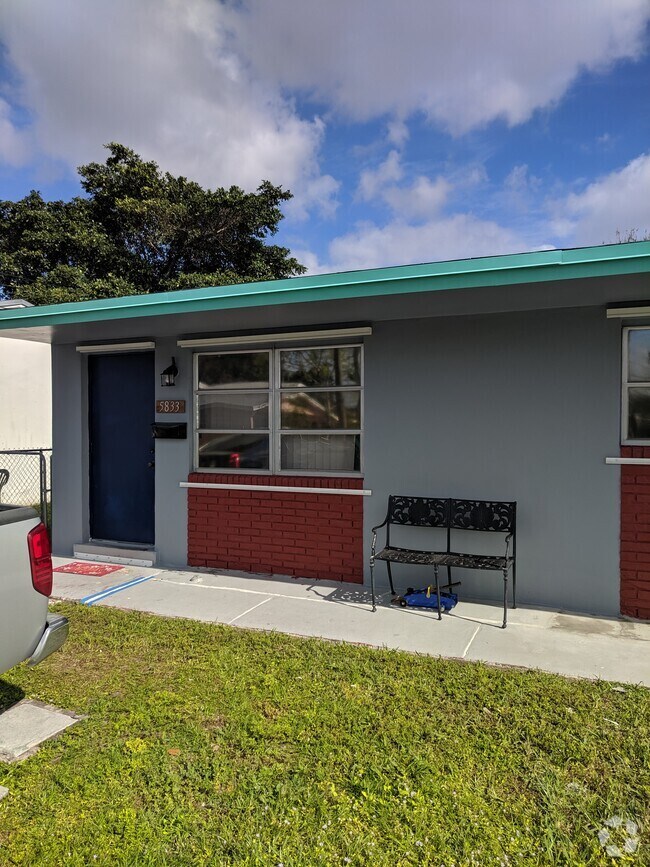 Building Photo - 5833 McKinley St