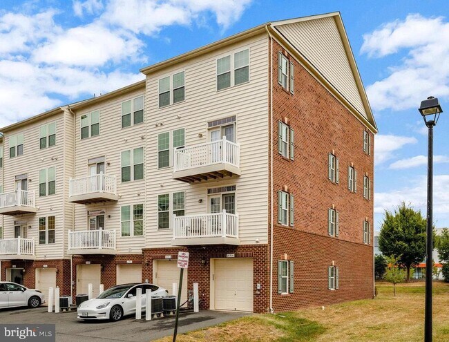 Building Photo - 21714 Pattyjean Terrace