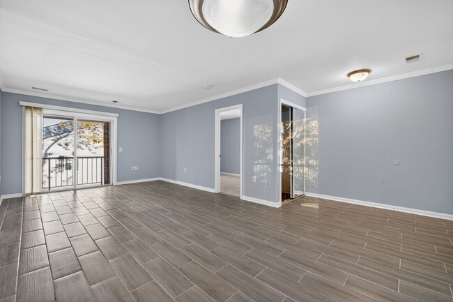 Building Photo - 18318 Streamside Dr