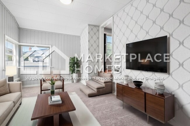 Building Photo - 615 S 225th St