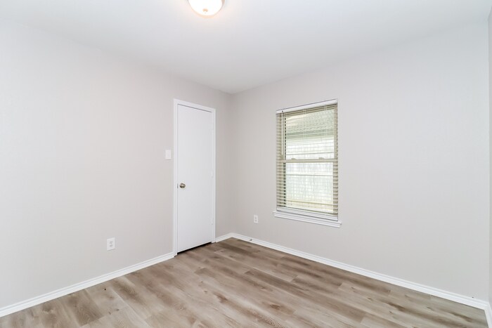 Building Photo - 1312 Nelson Pl