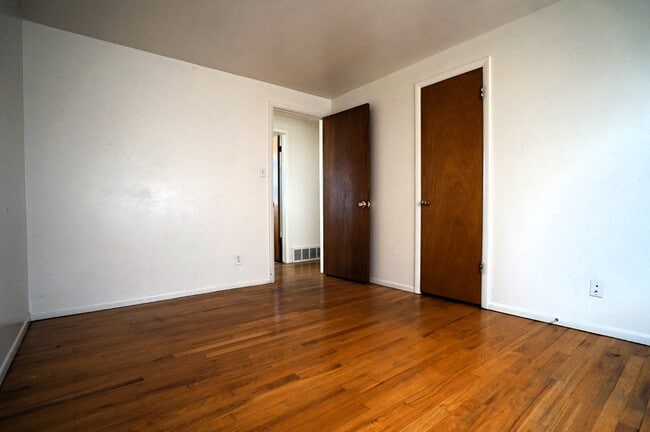 Building Photo - 2500 Westchester Dr