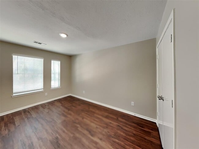 Building Photo - 16118 April Ridge Dr